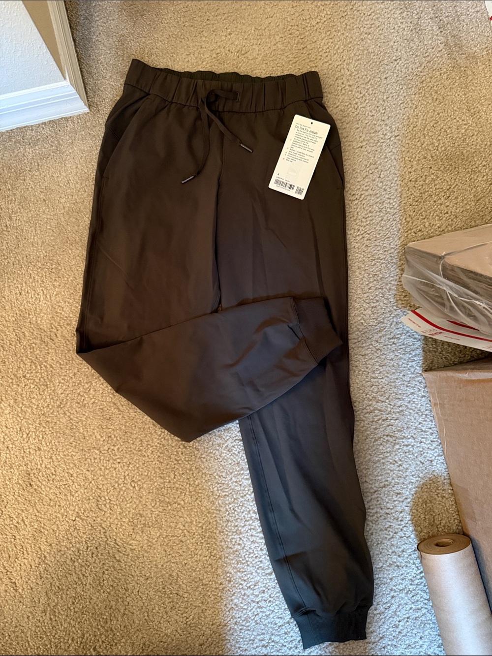 lululemon athletica Dark Grey/Olive On The Fly Women's Joggers -NWT, Size 4